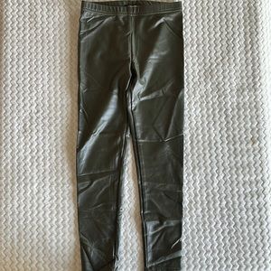 Stretch soft leggings faux leather military green with little use